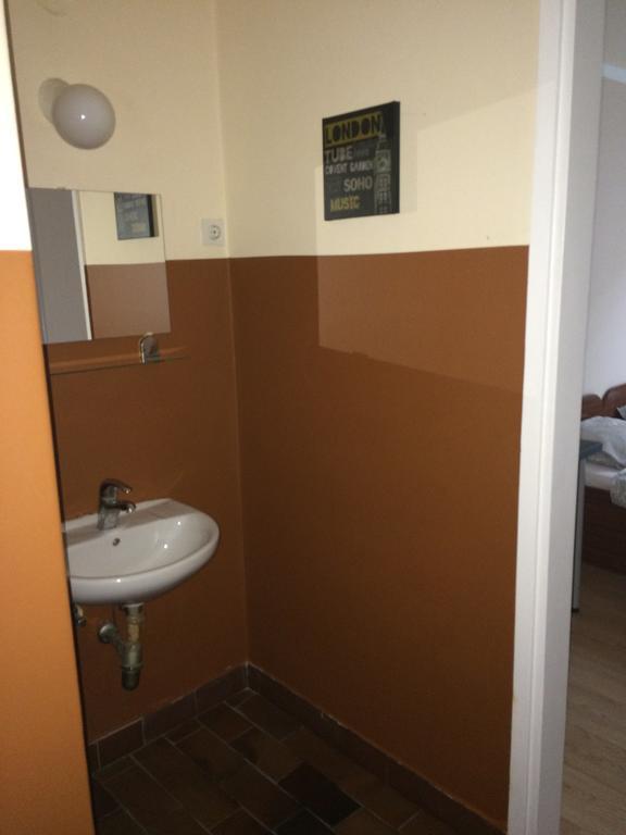 Simple Accommodation Vodmat Любляна Номер фото