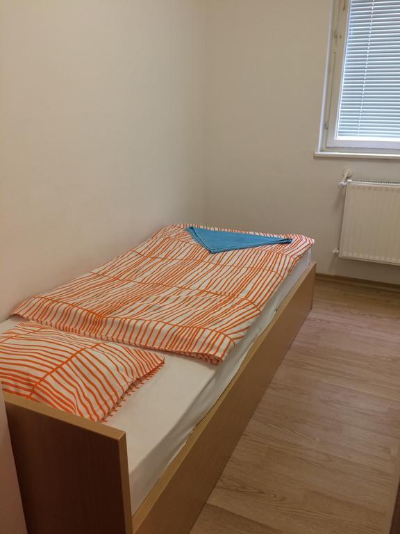 Simple Accommodation Vodmat Любляна Номер фото