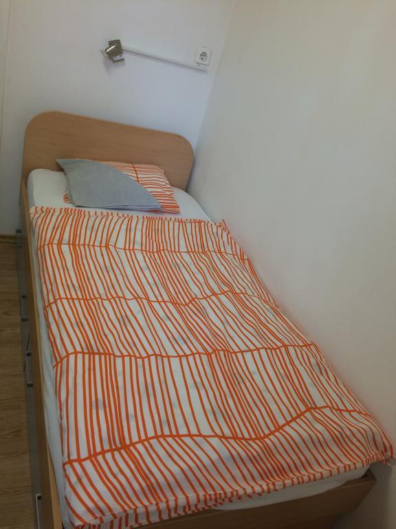 Simple Accommodation Vodmat Любляна Номер фото