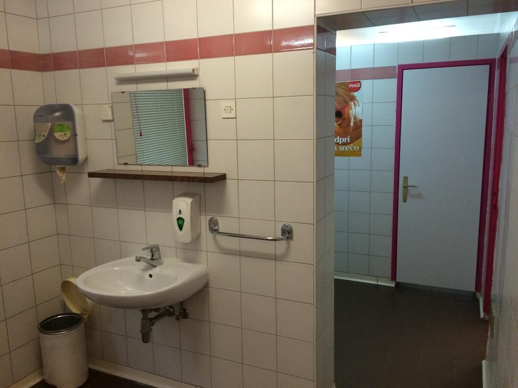 Simple Accommodation Vodmat Любляна Екстер'єр фото